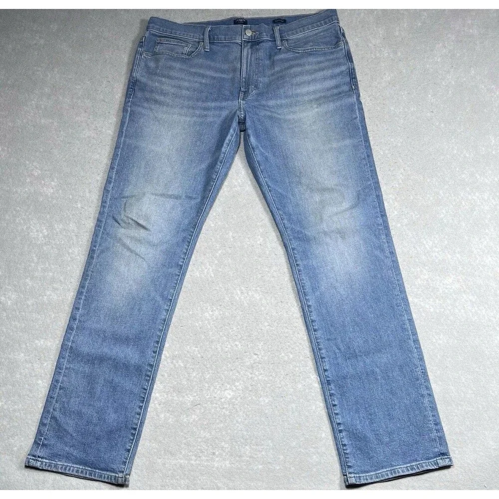 J. Crew Flex Jeans Mens 36 Blue Light Wash Straight Comfy Stretchy Inseam 31 in